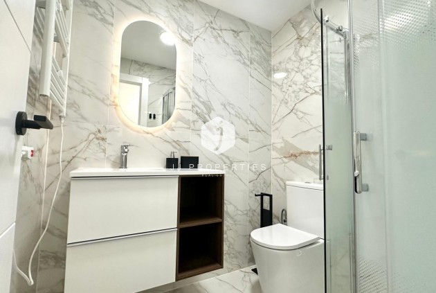 D'occasion - Appartement -
Torrevieja - Playa del Cura