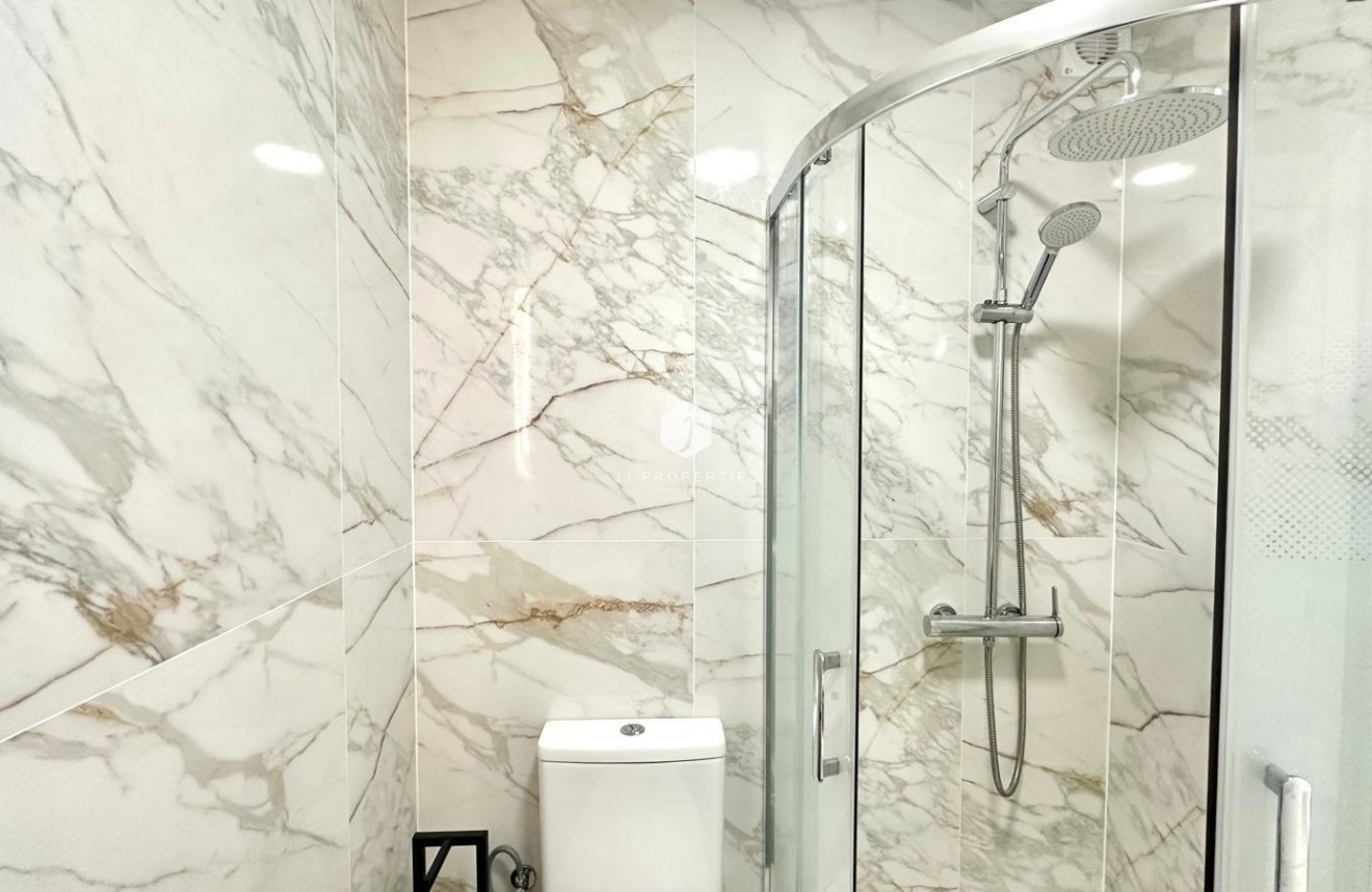 D'occasion - Appartement -
Torrevieja - Playa del Cura