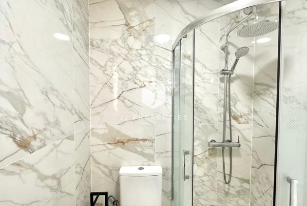 D'occasion - Appartement -
Torrevieja - Playa del Cura