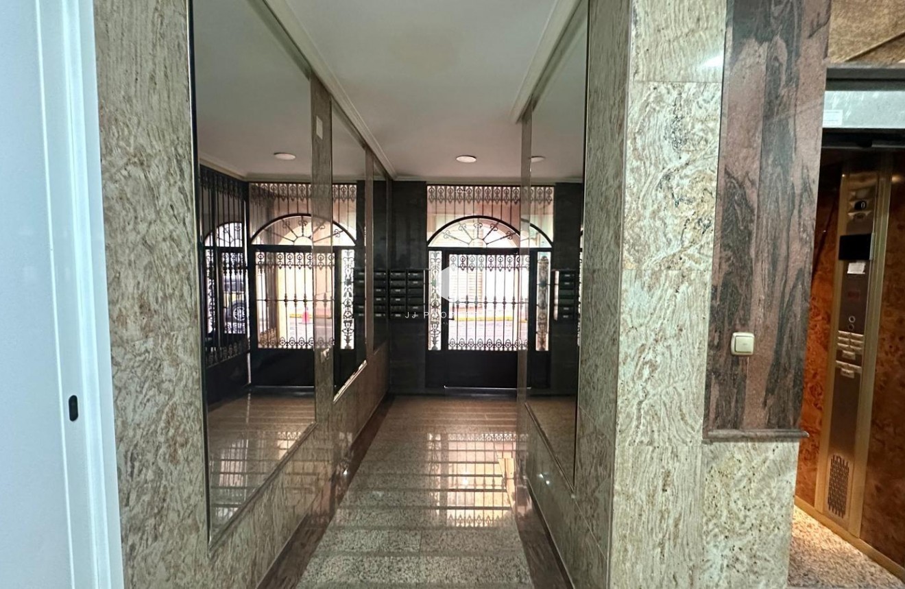 Z drugiej ręki - Daszek -
Torrevieja