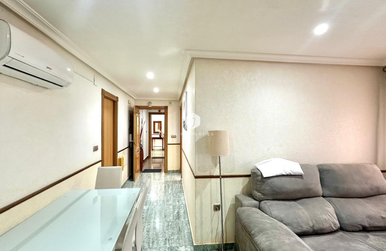 Z drugiej ręki - Daszek -
Torrevieja