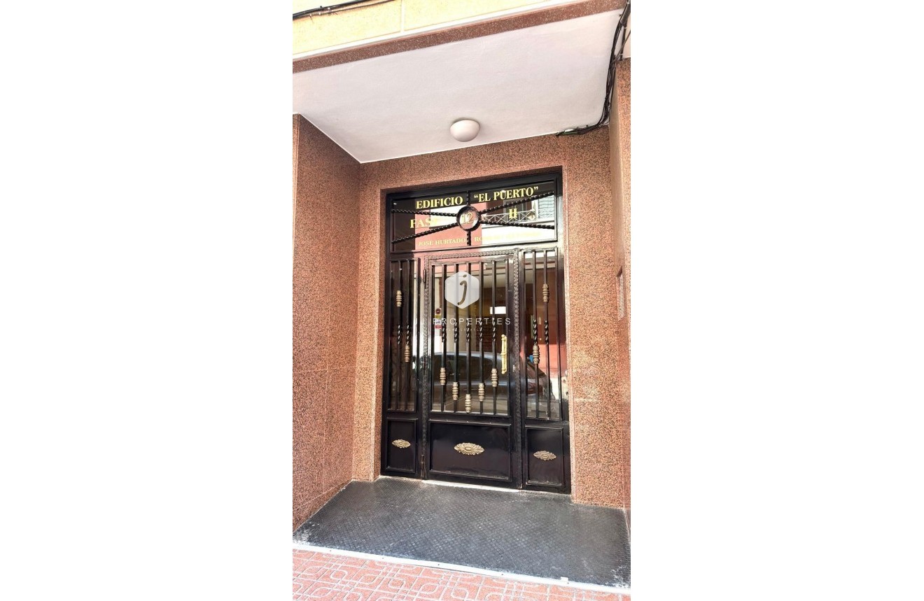 Aus zweiter Hand - Wohnung -
Torrevieja - Centro