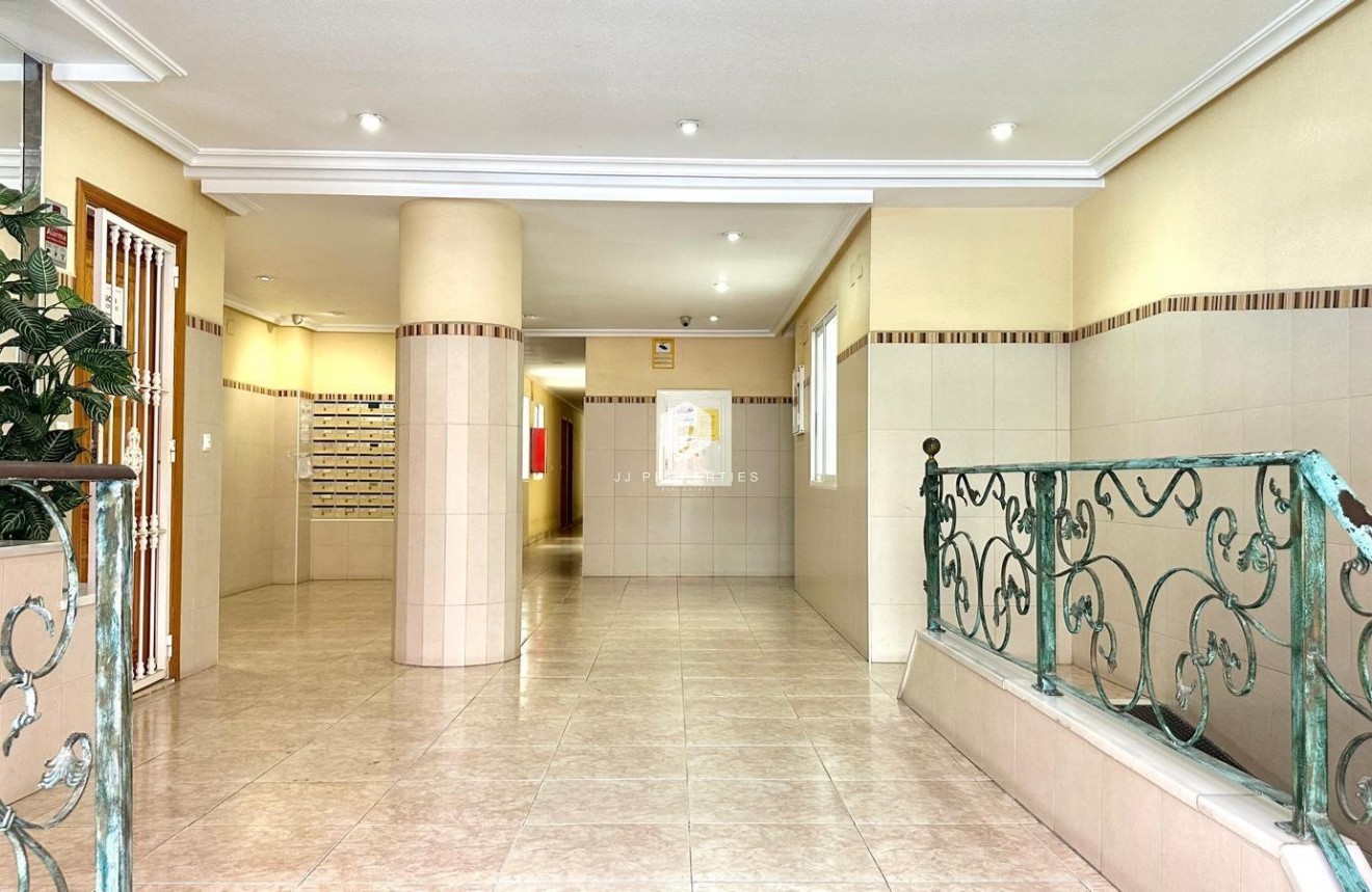 Aus zweiter Hand - Wohnung -
Torrevieja - Centro