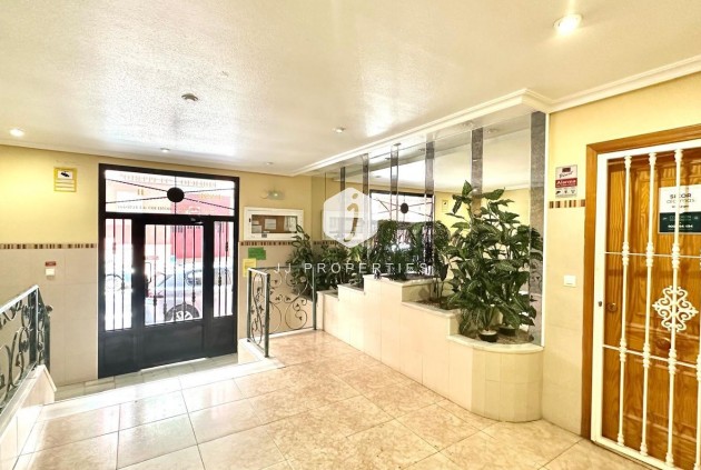 Aus zweiter Hand - Wohnung -
Torrevieja - Centro