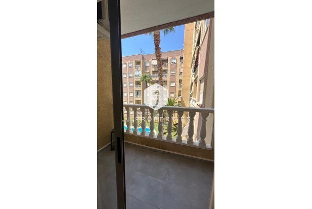 Aus zweiter Hand - Wohnung -
Torrevieja - Centro