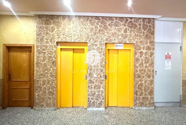 D'occasion - Appartement -
Torrevieja - Estacion de autobuses