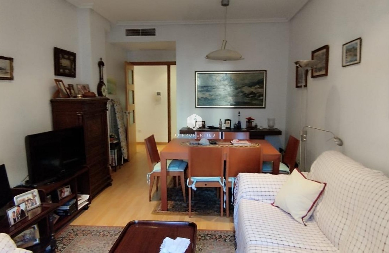 Segunda mano - Apartamento / piso -
Torrevieja