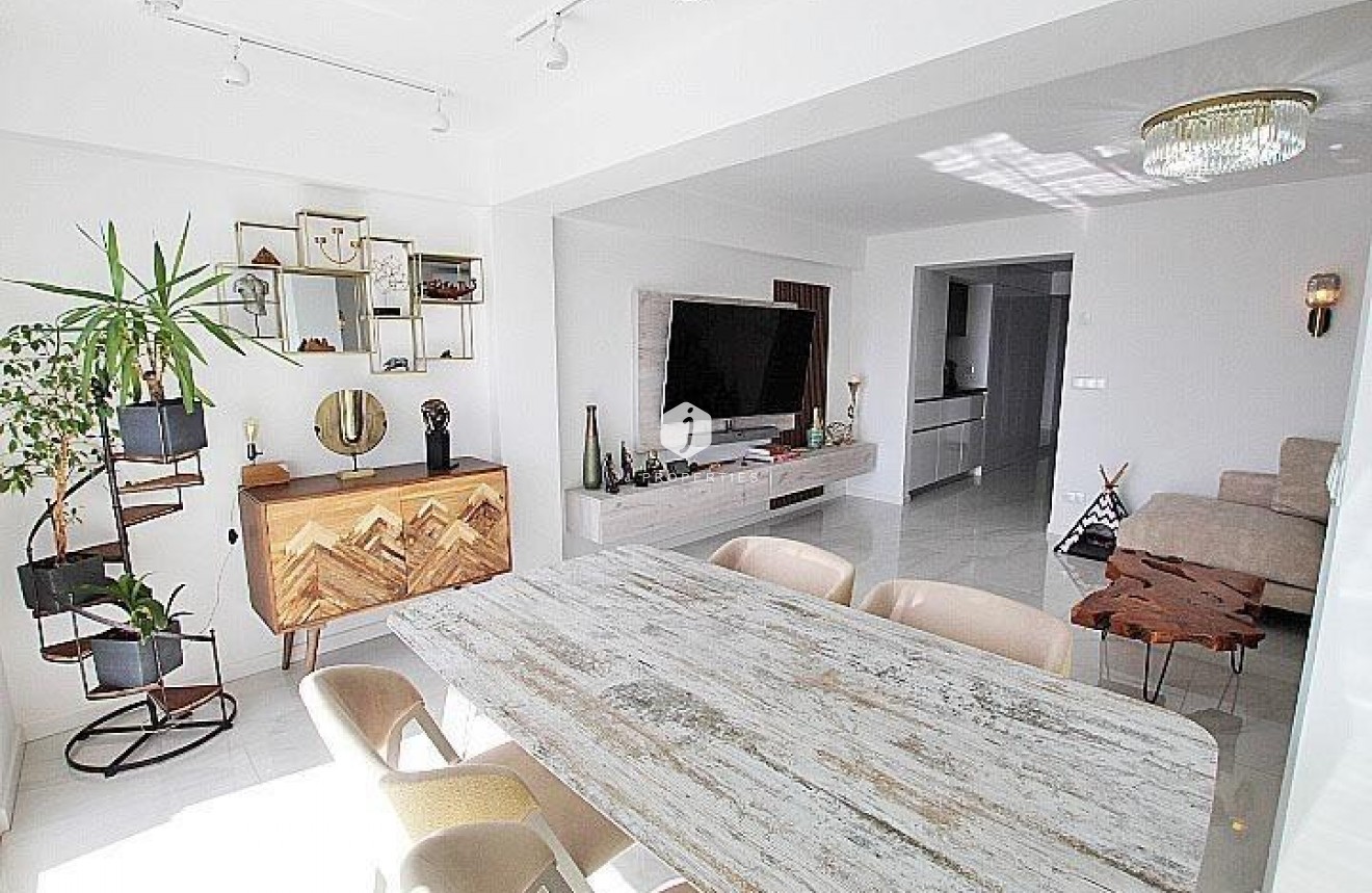 Resale - Apartment / flat -
Torrevieja