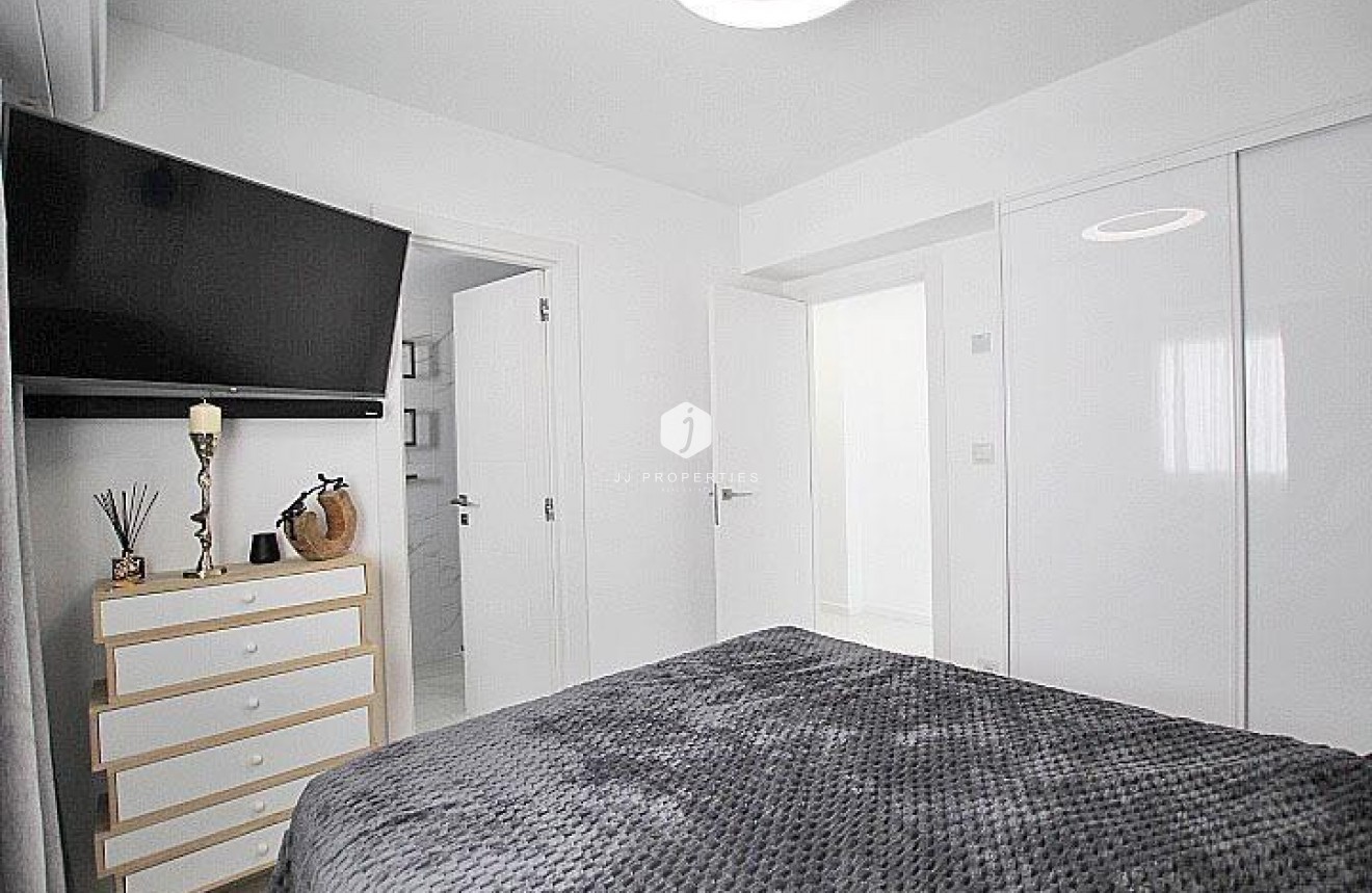 Resale - Apartment / flat -
Torrevieja