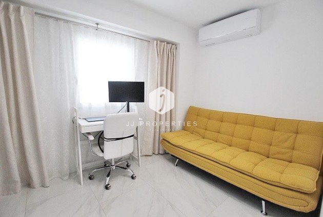 Resale - Apartment / flat -
Torrevieja