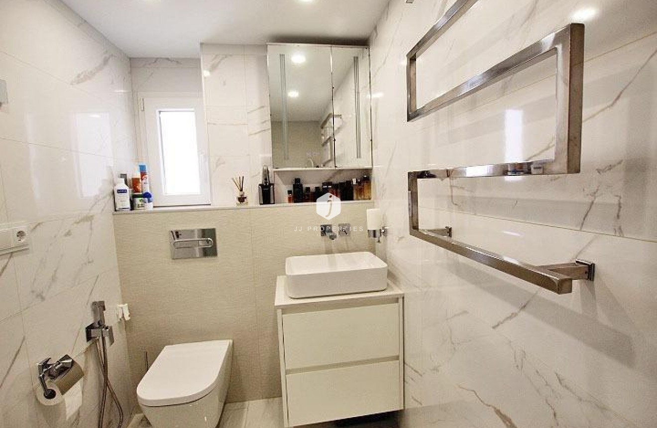 Resale - Apartment / flat -
Torrevieja