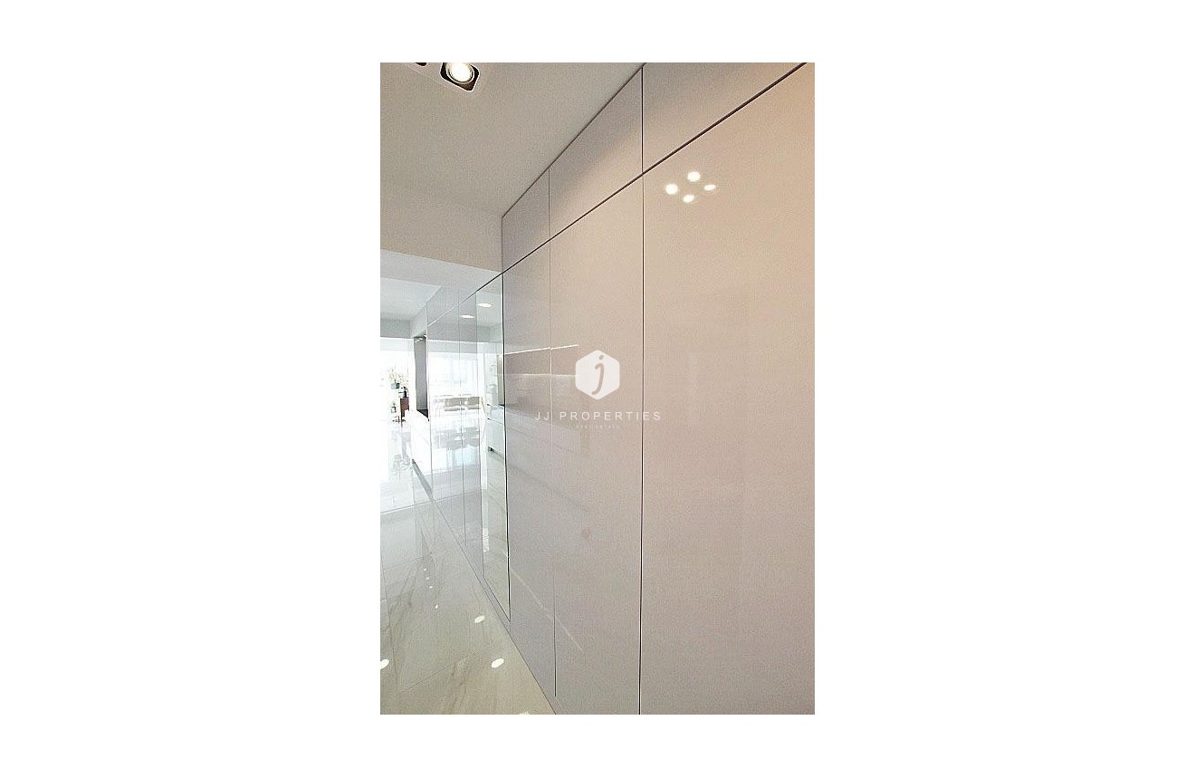 Resale - Apartment / flat -
Torrevieja