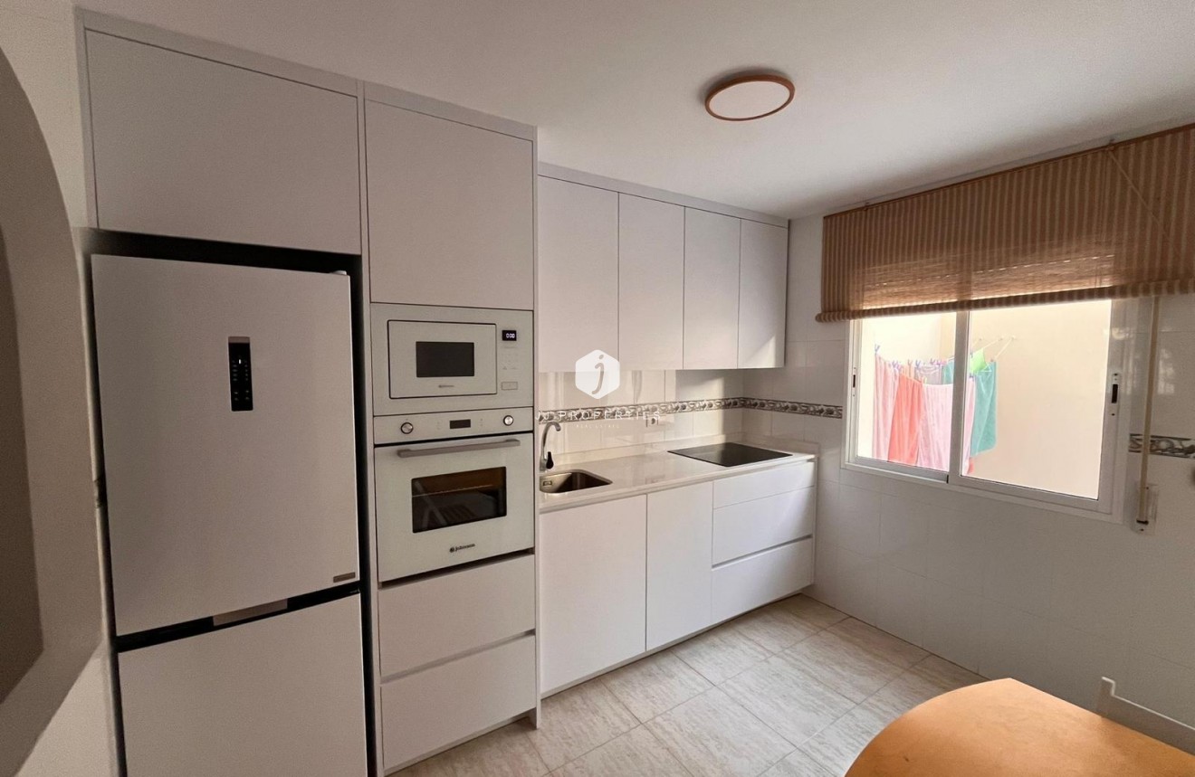 Resale - Chalet -
Orihuela Costa - Campoamor