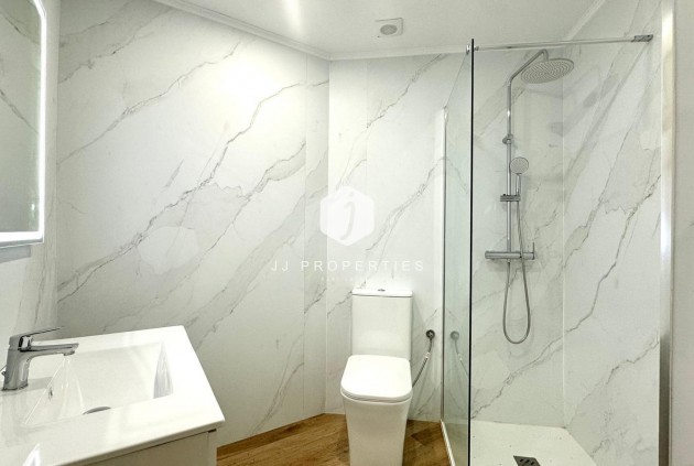 Segunda mano - Apartamento / piso -
Torrevieja - La Mata Pueblo