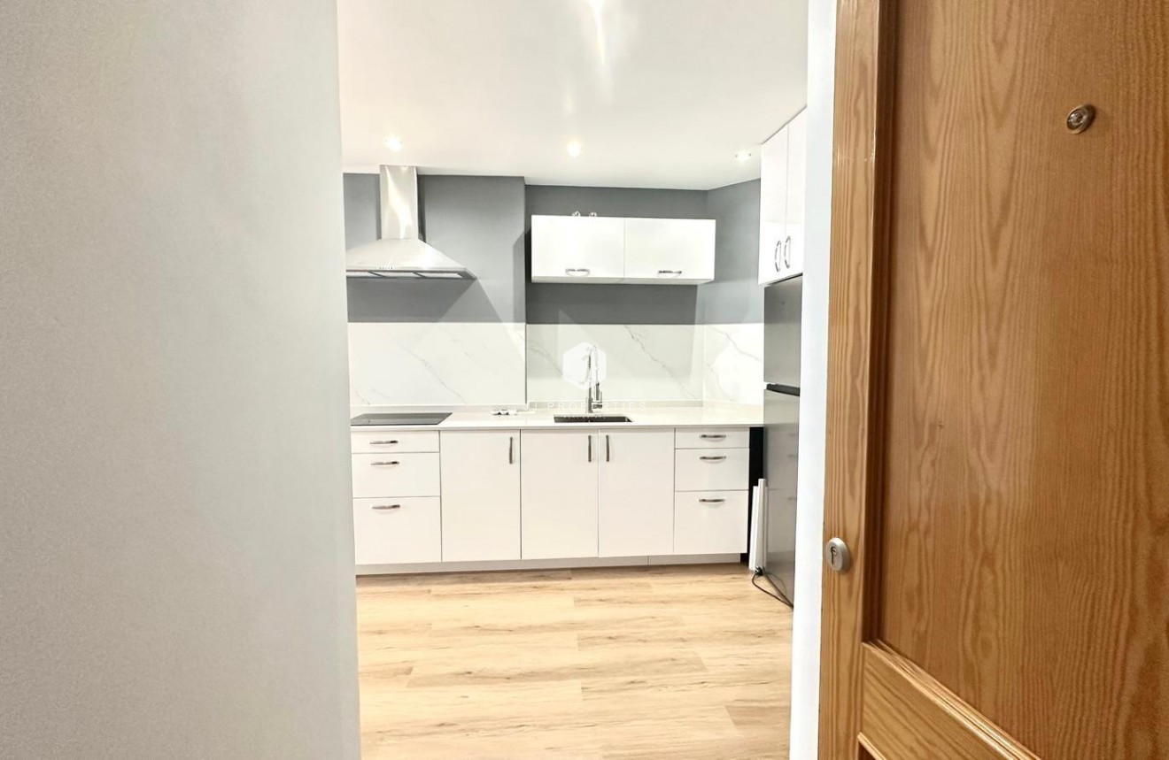 Segunda mano - Apartamento / piso -
Torrevieja - La Mata Pueblo