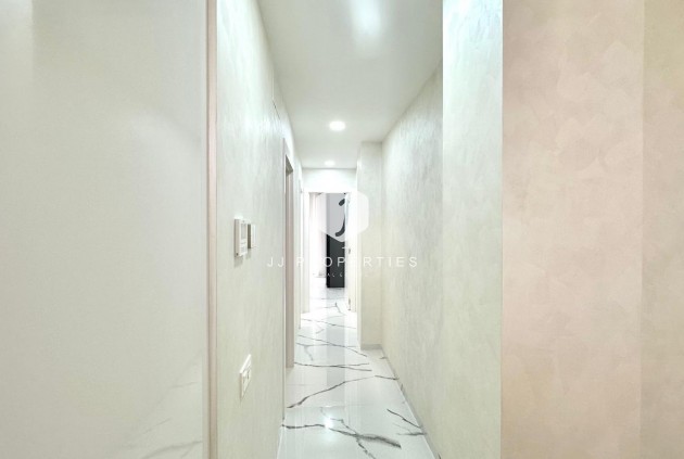 D'occasion - Appartement -
Torrevieja - Playa del Cura