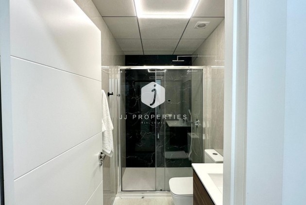 D'occasion - Appartement -
Torrevieja - Playa del Cura