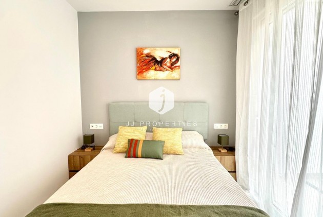 D'occasion - Appartement -
Torrevieja - Playa del Cura