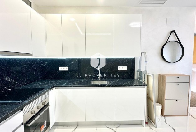 D'occasion - Appartement -
Torrevieja - Playa del Cura