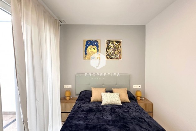 D'occasion - Appartement -
Torrevieja - Playa del Cura