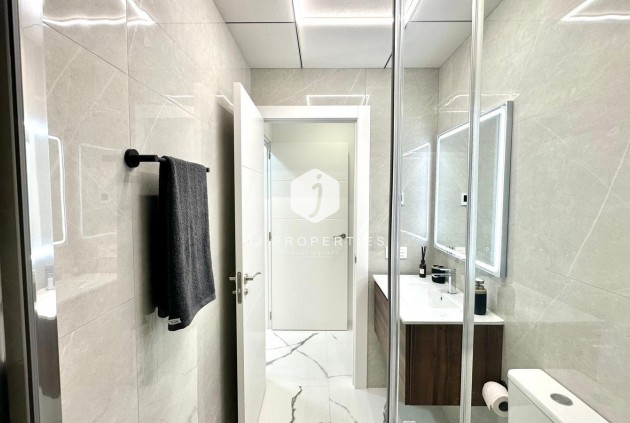 D'occasion - Appartement -
Torrevieja - Playa del Cura