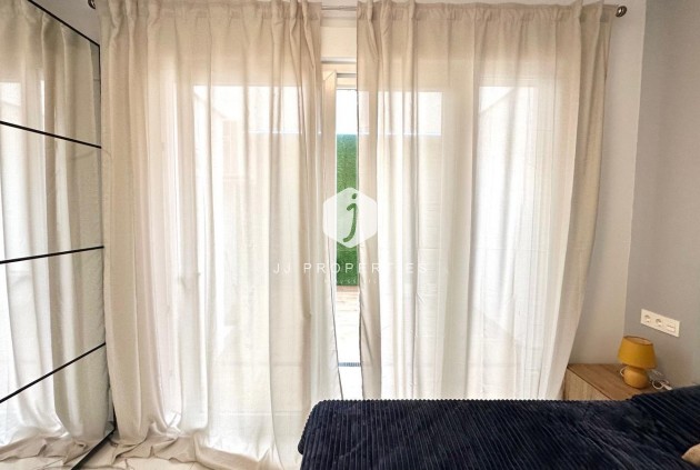 D'occasion - Appartement -
Torrevieja - Playa del Cura