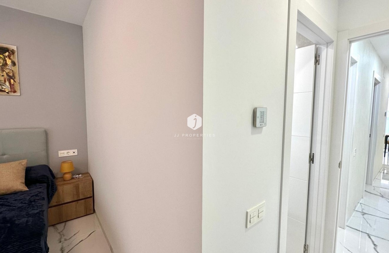 D'occasion - Appartement -
Torrevieja - Playa del Cura