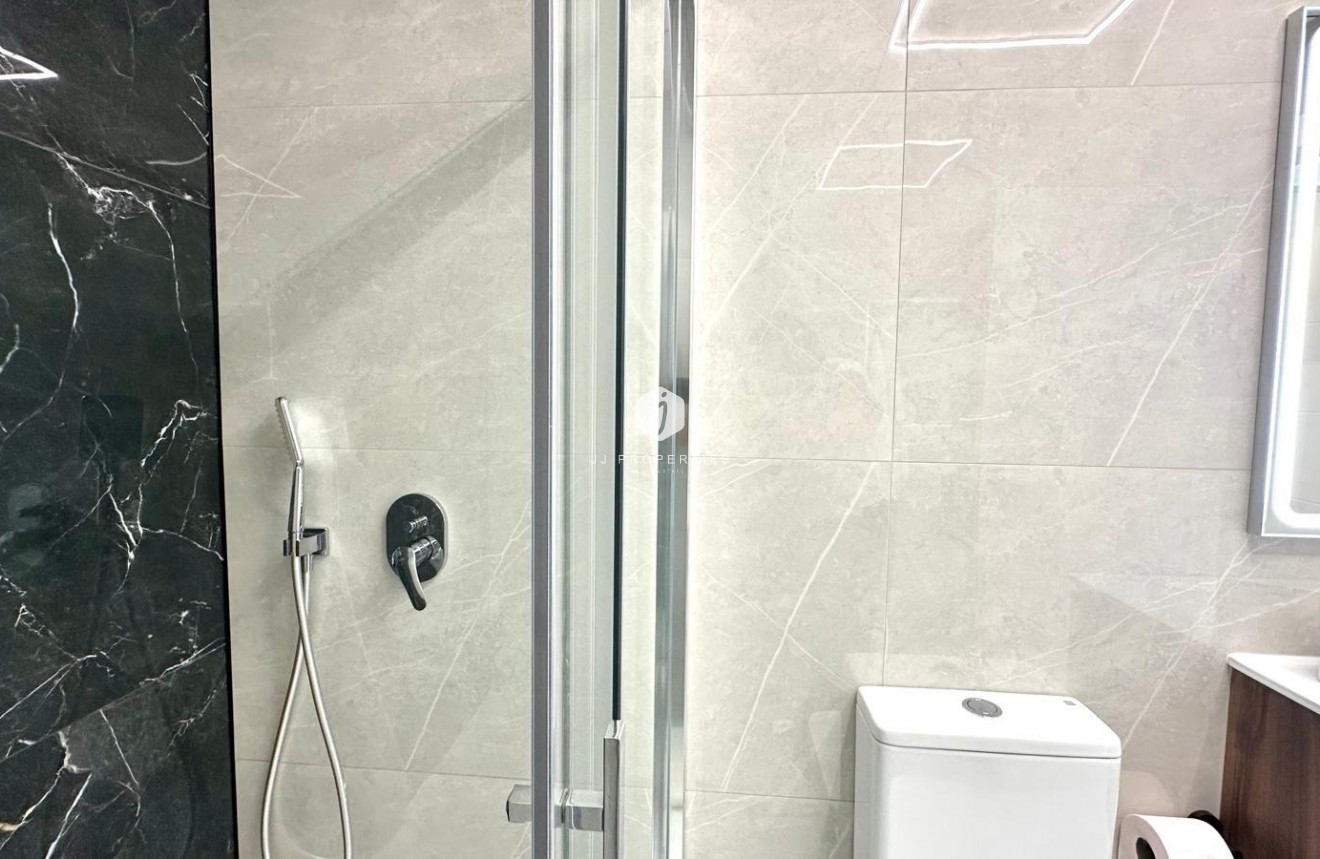 D'occasion - Appartement -
Torrevieja - Playa del Cura