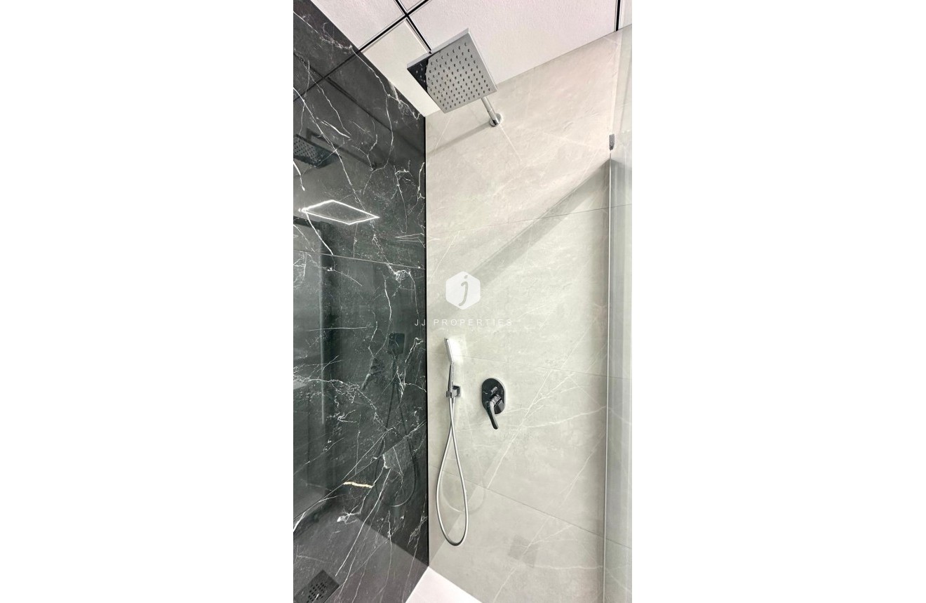 D'occasion - Appartement -
Torrevieja - Playa del Cura