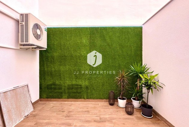 D'occasion - Appartement -
Torrevieja - Playa del Cura