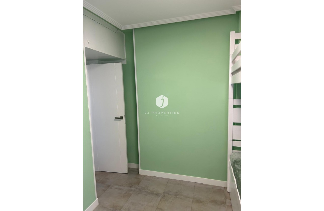 Aus zweiter Hand - Wohnung -
Torrevieja - Playa del Cura