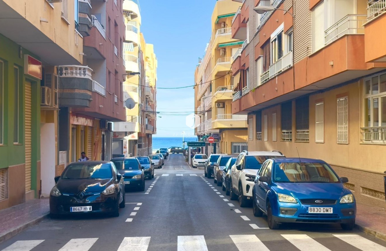 Resale - Apartment / flat -
Torrevieja - Centro