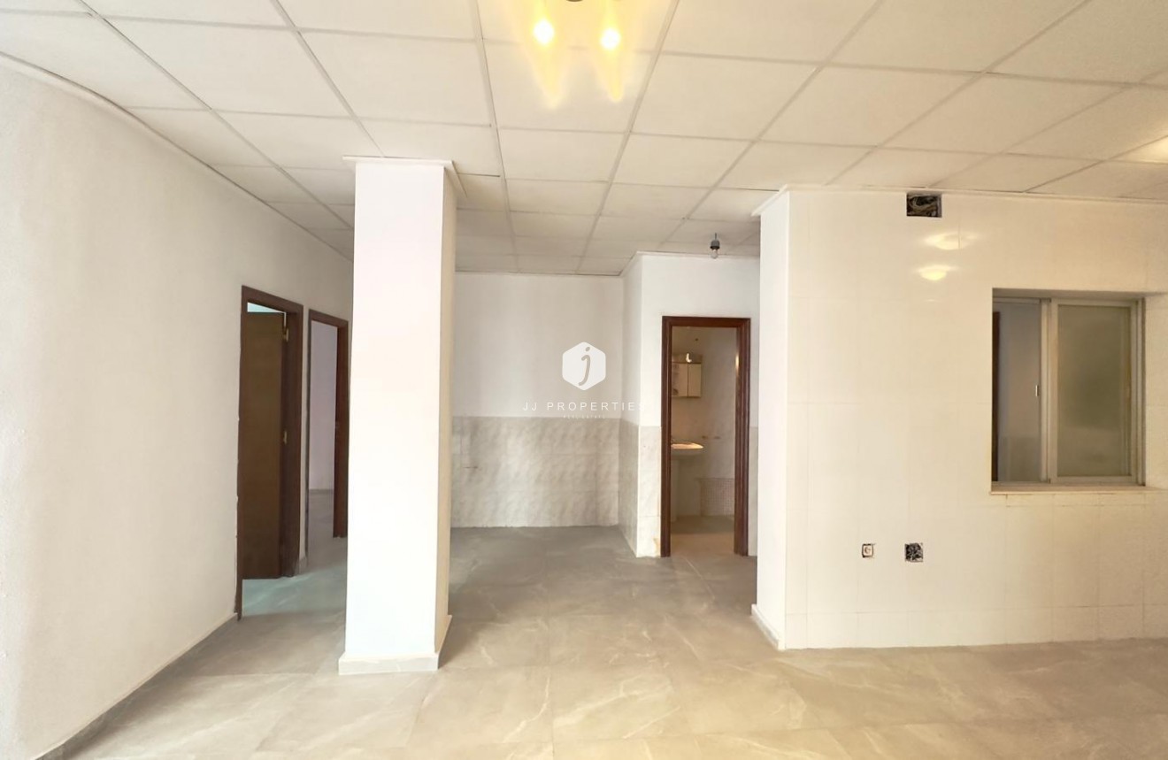 Resale - Apartment / flat -
Torrevieja - Centro