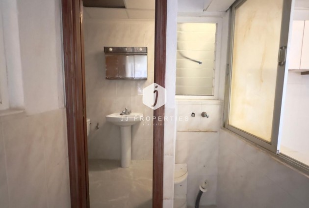 Resale - Apartment / flat -
Torrevieja - Centro