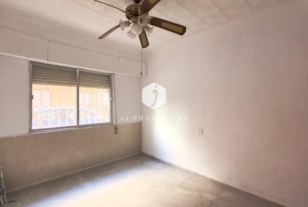 Resale - Apartment / flat -
Torrevieja - Centro