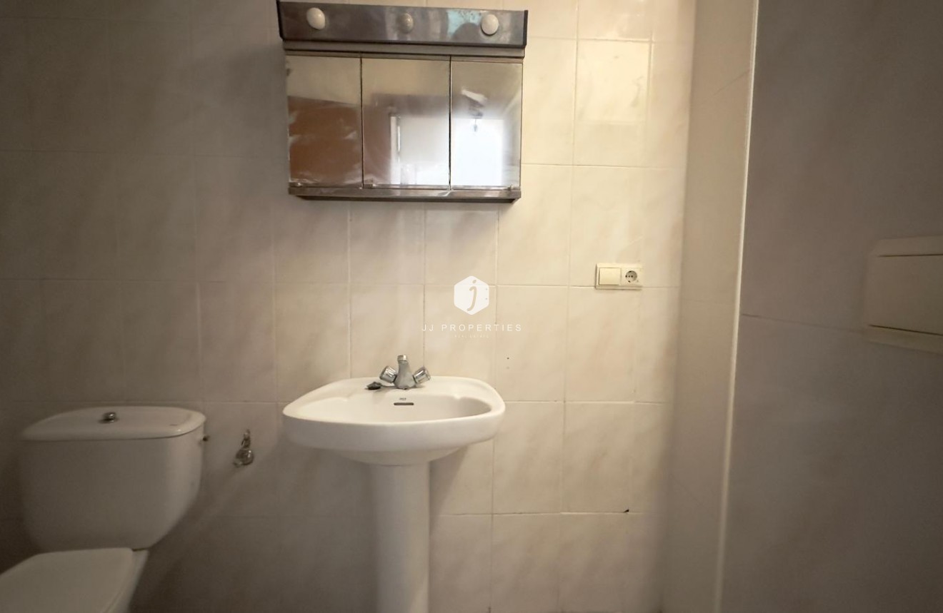 Resale - Apartment / flat -
Torrevieja - Centro