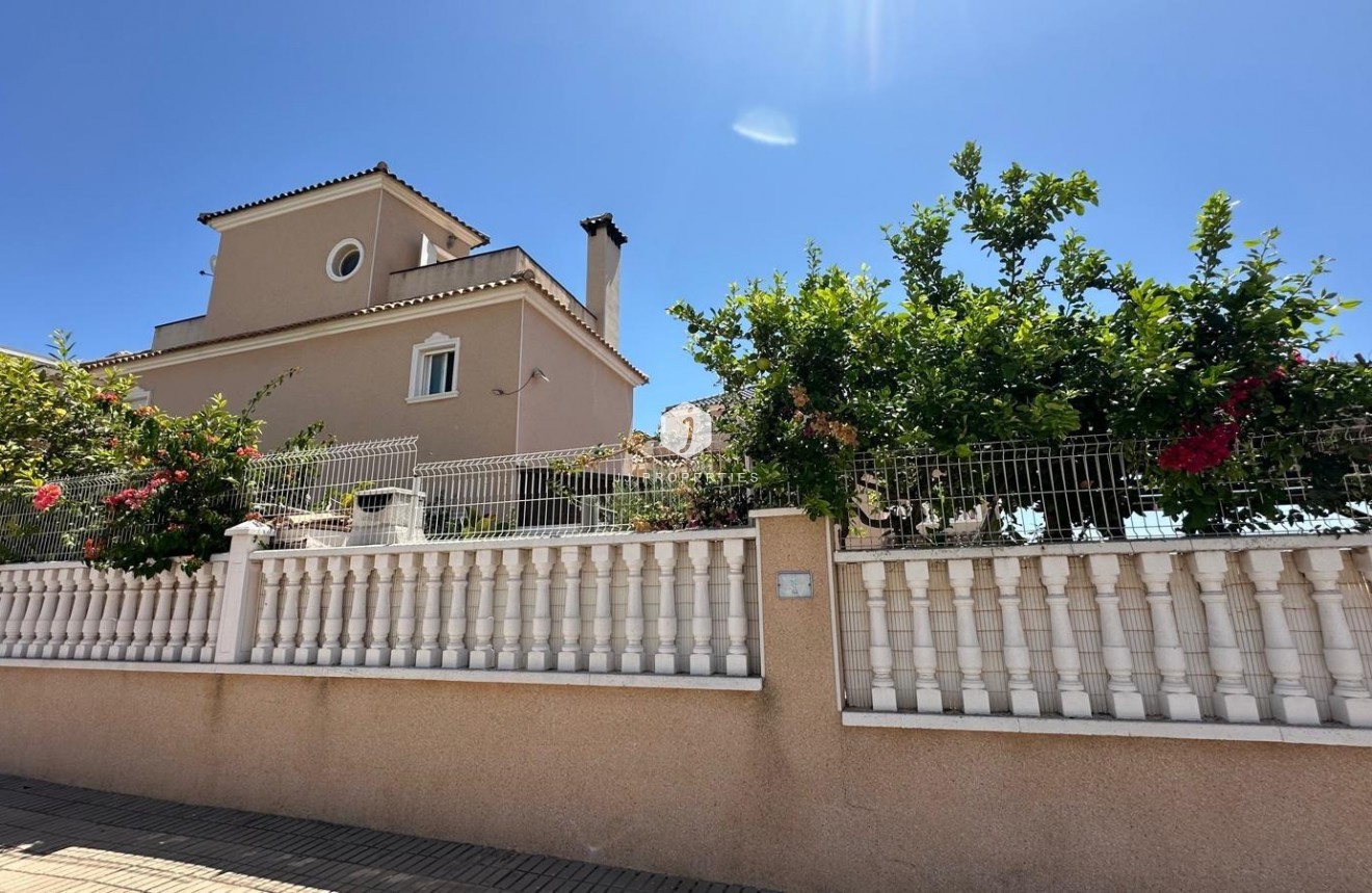 Z drugiej ręki - Villa -
Orihuela Costa - La Regia
