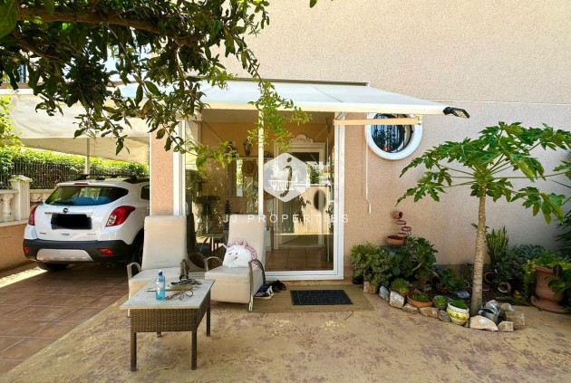 Z drugiej ręki - Villa -
Orihuela Costa - La Regia