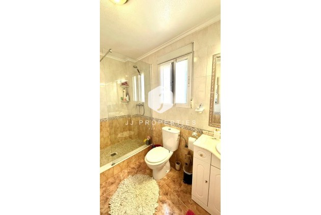 Z drugiej ręki - Villa -
Orihuela Costa - La Regia