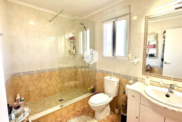 Z drugiej ręki - Villa -
Orihuela Costa - La Regia