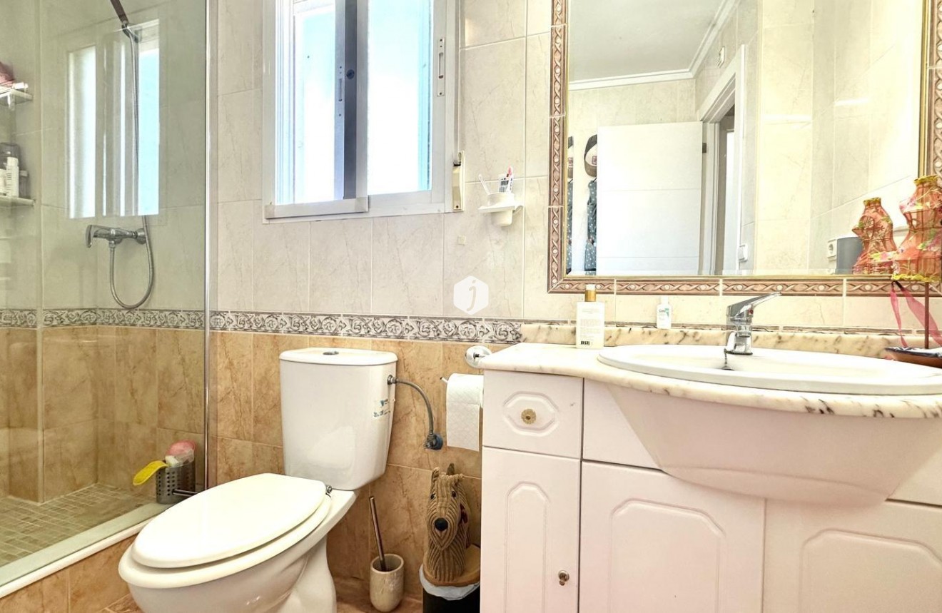 Z drugiej ręki - Villa -
Orihuela Costa - La Regia