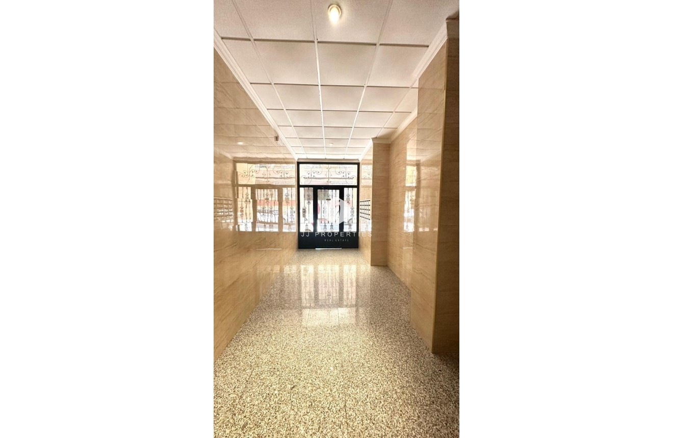 Resale - Penthouse -
Torrevieja - Centro