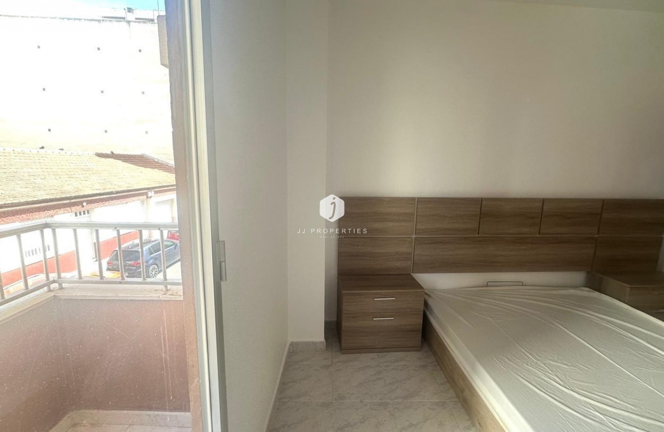 D'occasion - Appartement -
Torrevieja - Estacion de autobuses