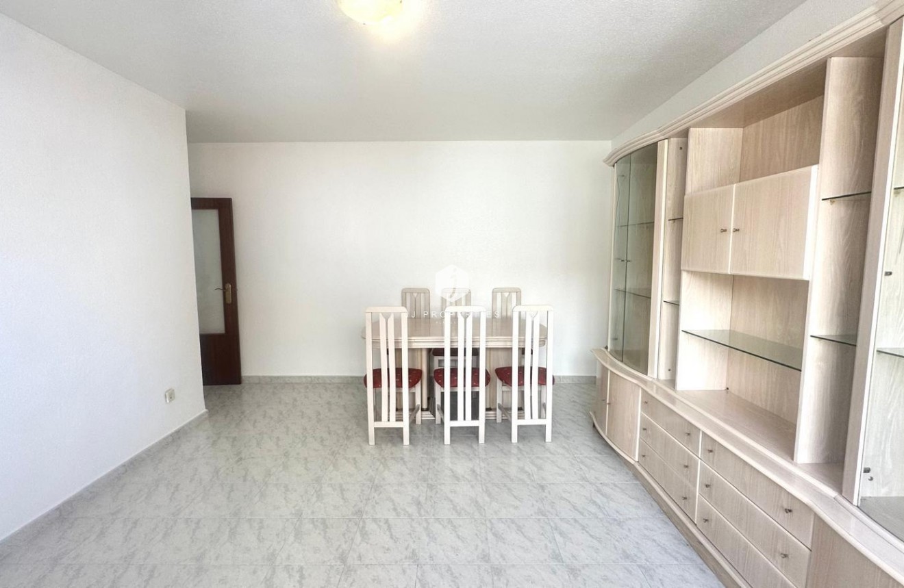 D'occasion - Appartement -
Torrevieja - Estacion de autobuses