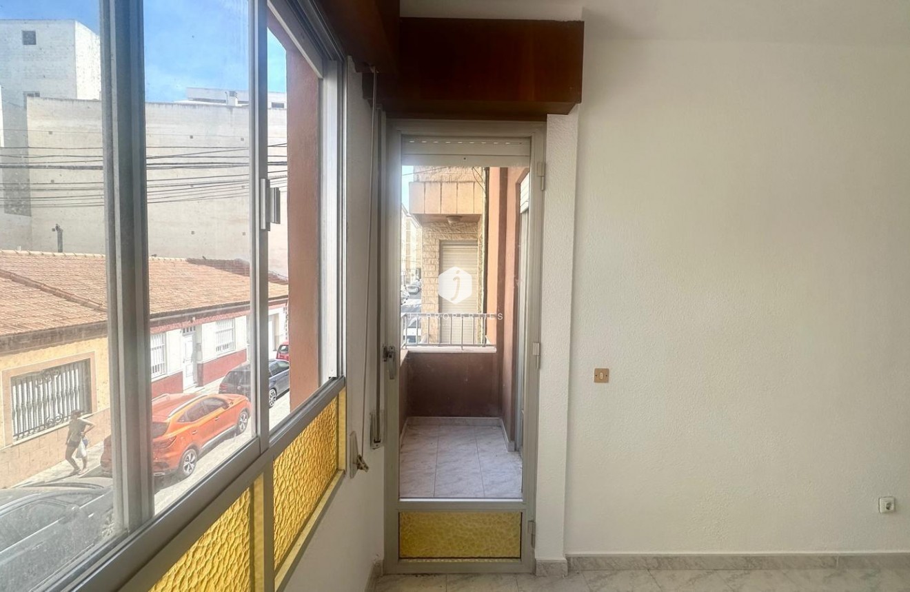 D'occasion - Appartement -
Torrevieja - Estacion de autobuses