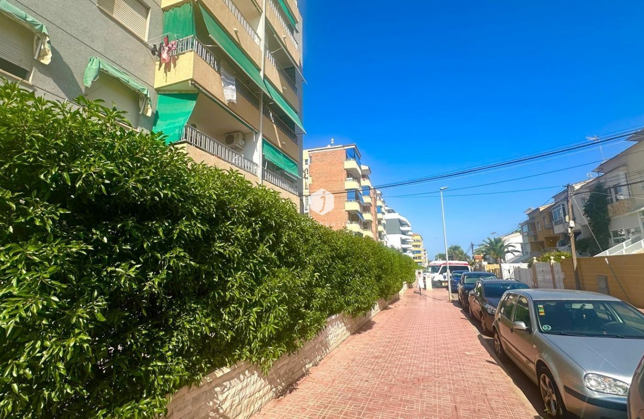 Aus zweiter Hand - Wohnung -
Torrevieja - Punta prima