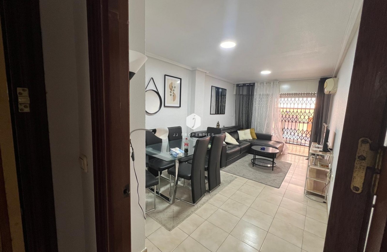 Tweedehands - Appartement / flat -
Torrevieja - Playa del Cura