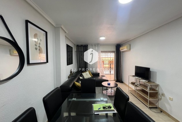 Tweedehands - Appartement / flat -
Torrevieja - Playa del Cura