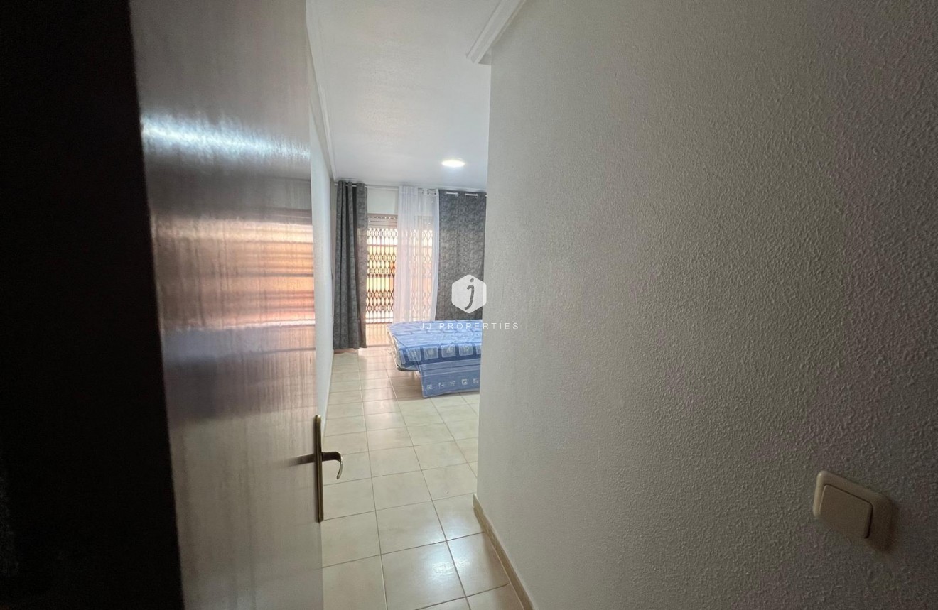 Tweedehands - Appartement / flat -
Torrevieja - Playa del Cura