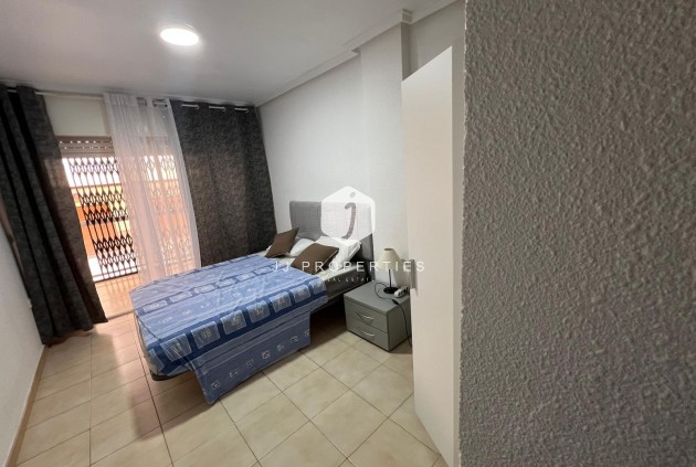 Tweedehands - Appartement / flat -
Torrevieja - Playa del Cura